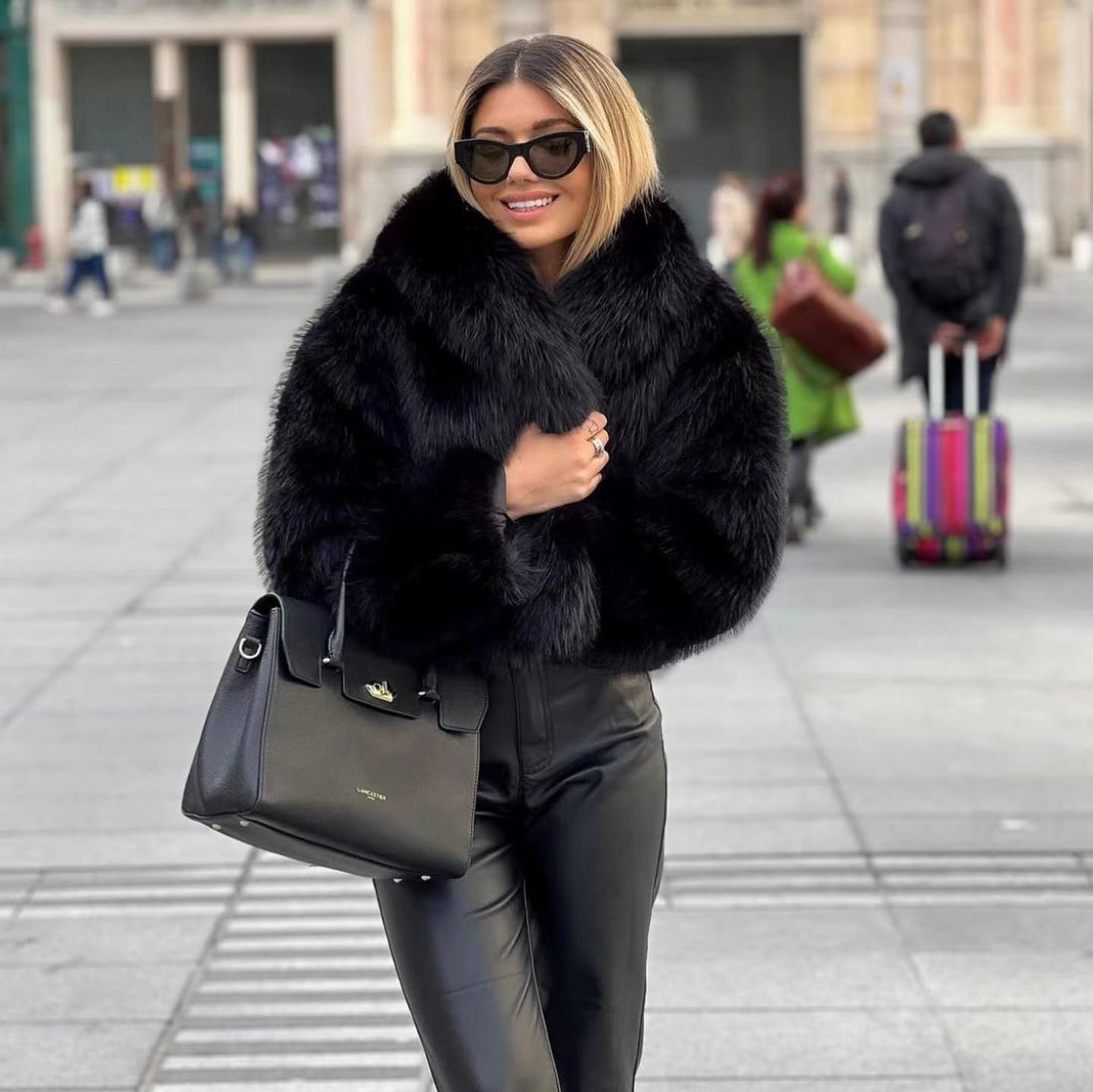 Tea - Elegant faux fur-jakke til damer